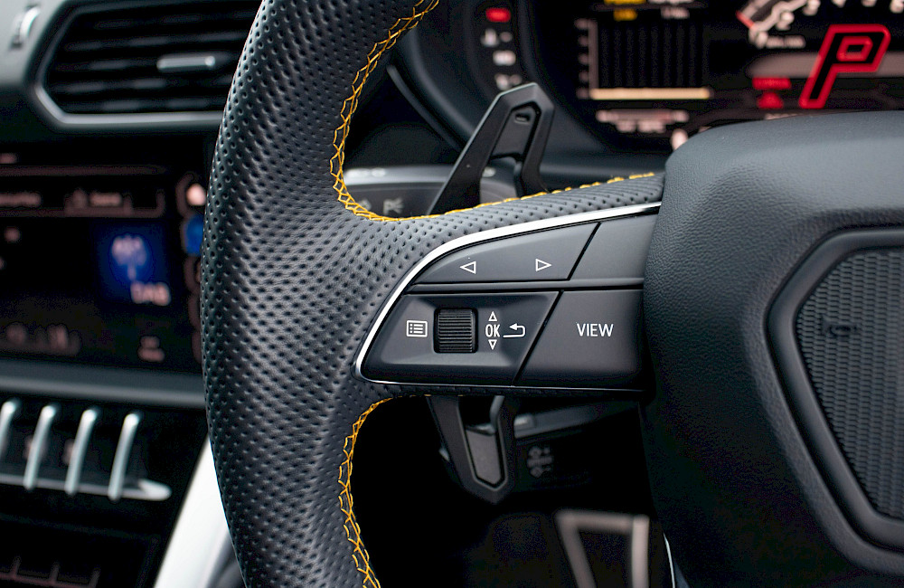 2018/68 Lamborghini Urus 42