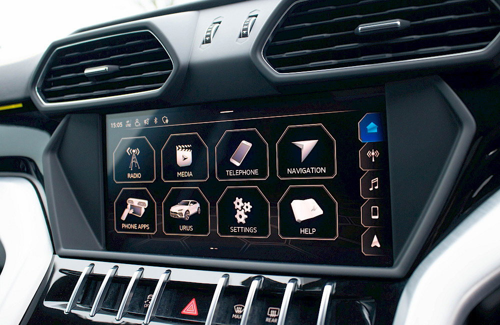 2018/68 Lamborghini Urus 39