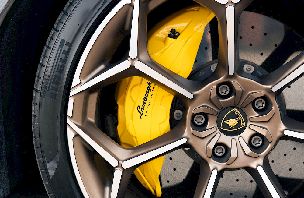 2025/25 Lamborghini Urus Performante 19