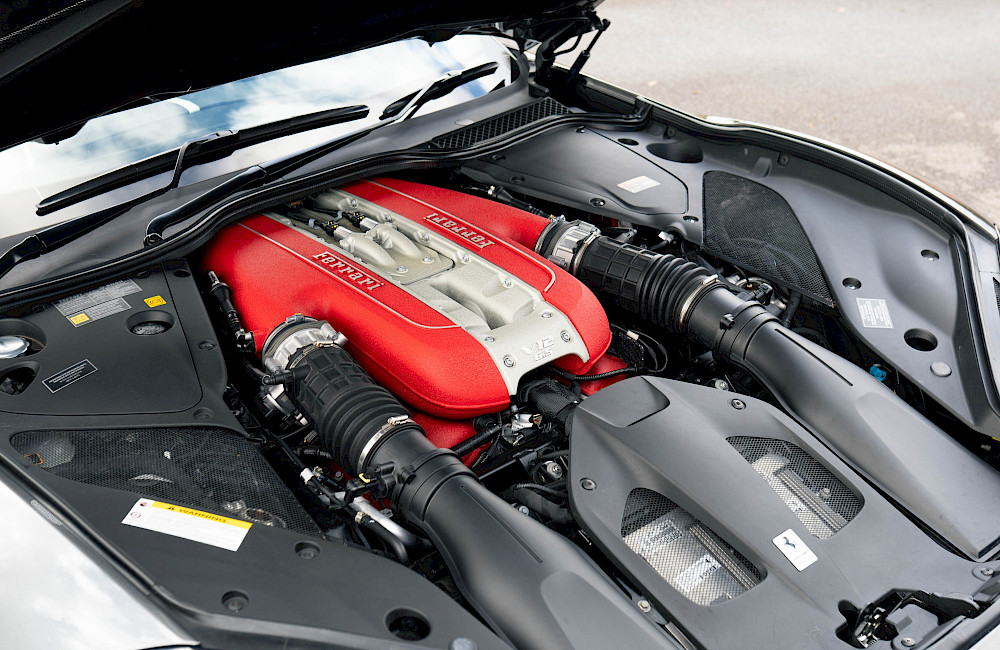 2019/69 Ferrari 812 Superfast 32